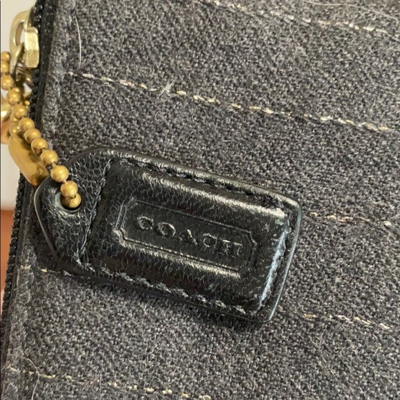 Coach Wristlet grey with silver pinstripes - Picture 4 of 6